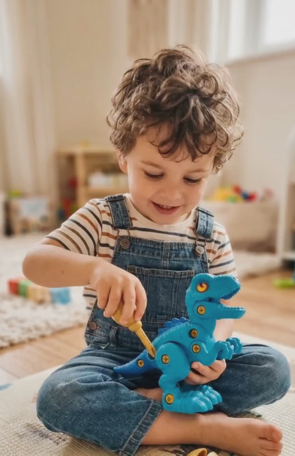 Set De Dinosaurio Para Armar Con Tornillos, Huevo Y Sonidos